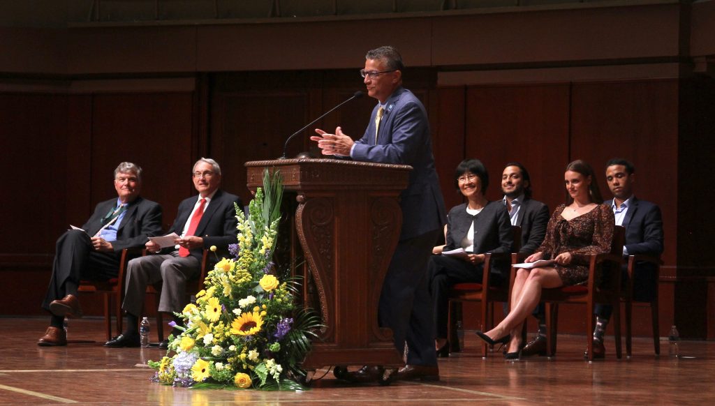 Future dentists and hygienists mark their entry into the profession at  White Coat Ceremonies — School of Dentistry